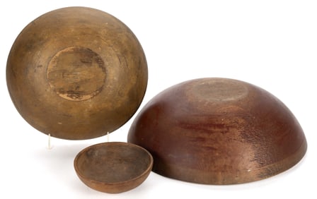 COUNTRY TURNED TREENWARE BOWLS, LOT OF THREE