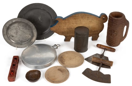 ASSORTED AMERICAN TREEN AND OTHER DOMESTIC ARTICLES, LOT OF 12