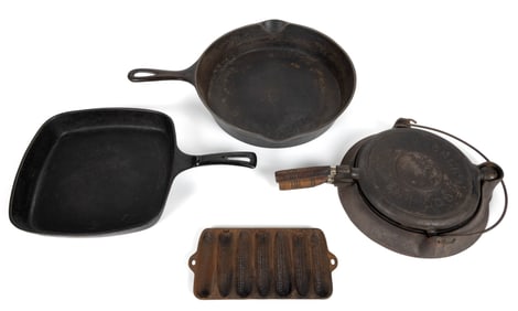 ASSORTED WAGNER CAST-IRON KITCHEN ARTICLES, LOT OF FOUR