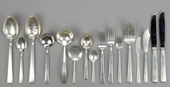 TOWLE "OLD LACE" STERLING SILVER 77-PIECE FLATWARE SERVICE