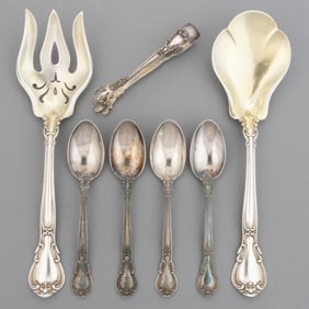 GORHAM "CHANTILLY" STERLING SILVER SPOONS AND SERVING UTENSILS, LOT OF SEVEN