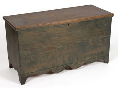 SOUTHERN PAINTED YELLOW PINE BLANKET CHEST