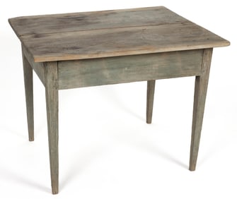 NORTH CAROLINA YELLOW PINE STAND TABLE