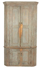 MID-ATLANTIC PAINTED PINE CORNER CUPBOARD