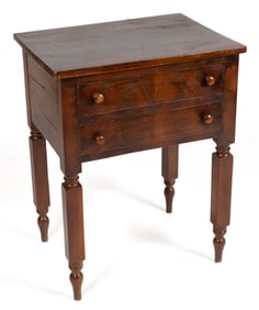MID-ATLANTIC, POSSIBLY VIRGINIA, MAHOGANY-VENEERED STAND TABLE