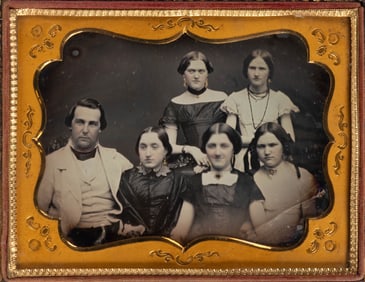 VIRGINIA FAMILY HALF-PLATE DAGUERREOTYPE PHOTOGRAPH