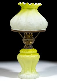 EMBOSSED SCROLLS AND PETALS MINIATURE LAMP