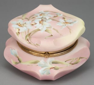 WAVE CREST NAKARA "BISHOP'S HAT" ART GLASS DRESSER BOX