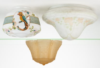 ASSORTED ART DECO-STYLE ART GLASS LIGHTING ARTICLES, LOT OF THREE