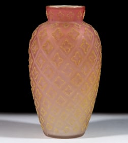VICTORIAN DIAMOND-QUILT MOTHER-OF-PEARL SATIN ART GLASS VASE