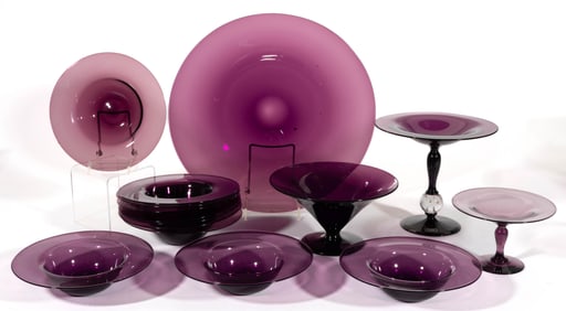 ASSORTED ART GLASS AMETHYST TABLE ARTICLES, LOT OF 15