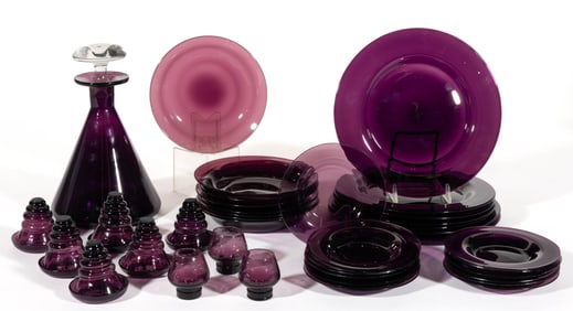 ASSORTED ART GLASS AMETHYST TABLE ARTICLES, LOT OF 44