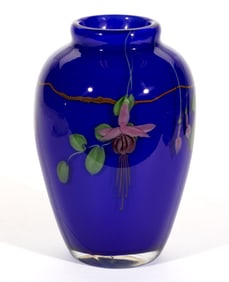 LUNDBERG STUDIOS ART GLASS PAPERWEIGHT VASE