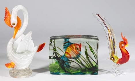 MURANO AND OTHER STUDIO ART GLASS ARTICLES, LOT OF THREE