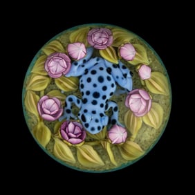 CLINTON SMITH (AMERICAN, B. 1979) FROG AND HUMMINGBIRD DOUBLE-SIDED LAMPWORK STUDIO ART GLASS MARBLE