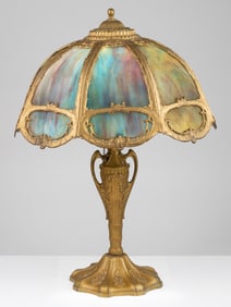 VINTAGE ARTS AND CRAFTS METAL OVERLAY AND SLAG GLASS ELECTRIC TABLE LAMP