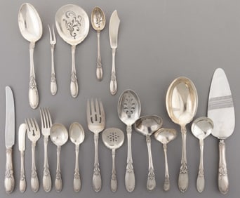 TOWLE "OLD MIRROR" STERLING SILVER 95-PIECE FLATWARE SERVICE