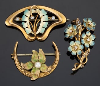 ANTIQUE / VINTAGE 10K AND 14K YELLOW GOLD ENAMEL-ACCENTED BROOCHES / PINS, LOT OF THREE