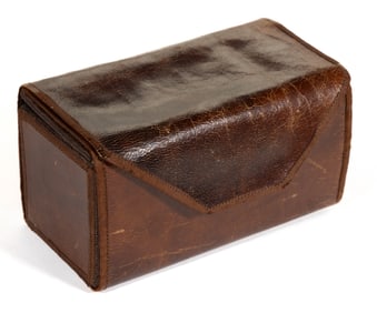 SHAKER-STYLE LEATHER ROLL-OUT SEWING WORK CASE