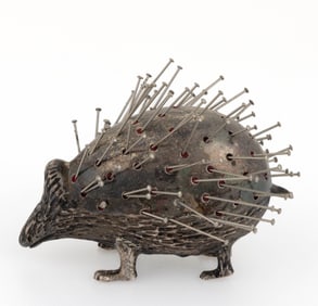 ENGLISH EDWARDIAN FIGURAL HEDGEHOG NEEDLEWORKING / SEWING PIN HOLDER