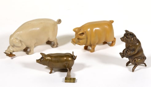 ASSORTED MATERIALS FIGURAL PIG NEEDLEWORKING / SEWING TAPE MEASURES, LOT OF FOUR