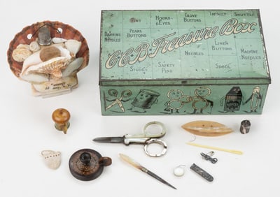 ASSORTED NEEDLEWORKING / SEWING ARTICLES, UNCOUNTED LOT