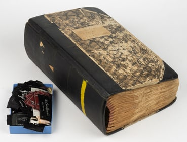 ASSORTMENT OF SILK AND OTHER FABRIC FASHION EMBROIDERED LABELS, UNCOUNTED LOT