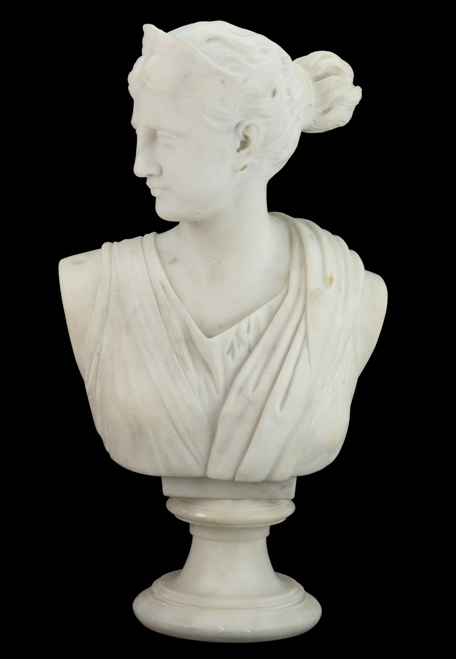WHITE ALABASTER BUST OF ROMAN GODDESS DIANA (1 of 4)