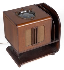 ZENITH 7-S-240 CHAIRSIDE MAHOGANY-VENEERED RADIO