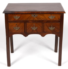 ENGLISH GEORGIAN MAHOGANY DRESSING TABLE