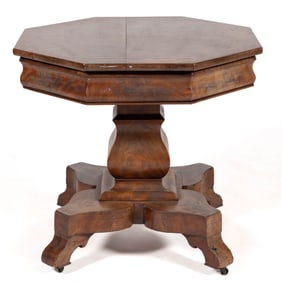 AMERICAN CLASSICAL MAHOGANY-VENEERED CENTER TABLE