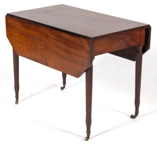 AMERICAN LATE FEDERAL MAHOGANY PEMBROKE TABLE