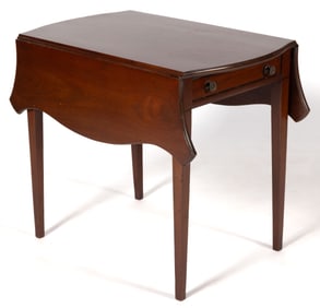 AMERICAN MAHOGANY PEMBROKE / BREAKFAST TABLE