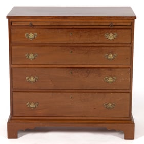CHIPPENDALE-STYLE MAHOGANY CHEST OF DRAWERS