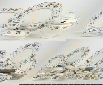 ENGLISH WEDGWOOD BONE CHINA FOR COLONIAL WILLIAMSBURG "CHINESE FLOWERS" 88-PIECE PARTIAL DINNER AND