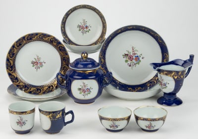ENGLISH HAND-PAINTED PORCELAIN FLORAL MOTIF AND COBALT-DECORATED TEA AND TABLE ARTICLES, LOT OF 12