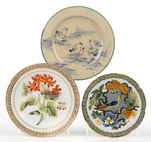 ENGLISH HAND-PAINTED CERAMIC PLATES, LOT OF TWO