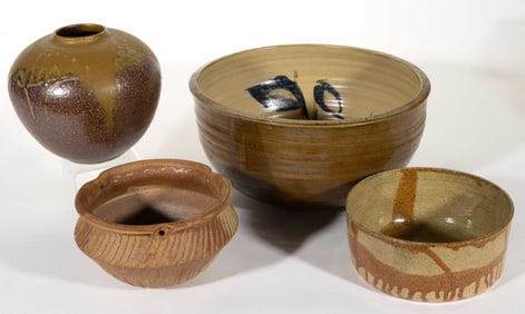 ASSORTED STUDIO POTTERY ARTICLES, LOT OF FOUR