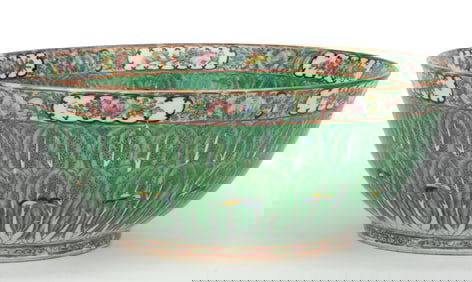 CHINESE EXPORT PORCELAIN HAND-PAINTED CABBAGE LEAF AND BUTTERFLY LARGE PUNCH BOWL