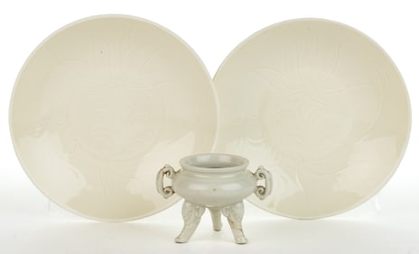 CHINESE BLANC DE CHINE ARTICLES, LOT OF THREE