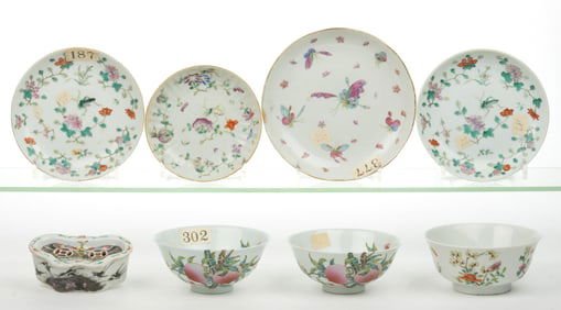 CHINESE EXPORT PORCELAIN FAMILLE ROSE HAND-PAINTED ARTICLES, LOT OF EIGHT