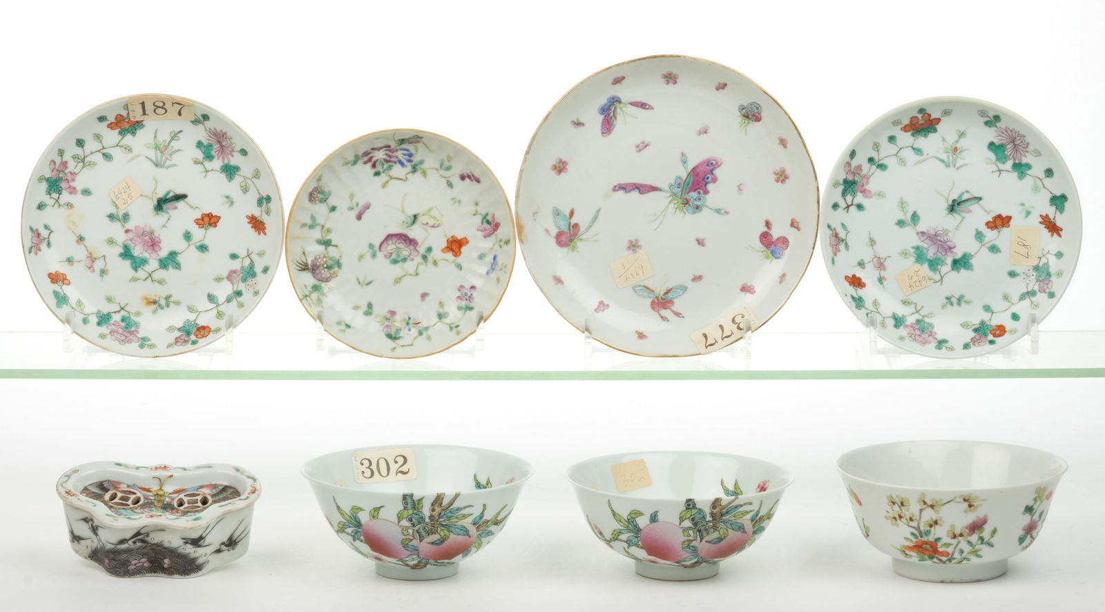 CHINESE EXPORT PORCELAIN FAMILLE ROSE HAND-PAINTED ARTICLES, LOT OF EIGHT (1 of 7)