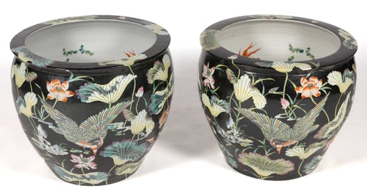 CHINESE EXPORT PORCELAIN FAMILLE NOIRE MONUMENTAL PAIR OF FISH BOWL JARDINIERES