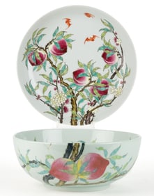 CHINESE EXPORT PORCELAIN FAMILLE ROSE PEACH MOTIF BOWLS, LOT OF TWO