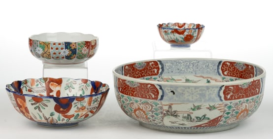 JAPANESE IMARI PORCELAIN BOWLS, LOT OF FOUR
