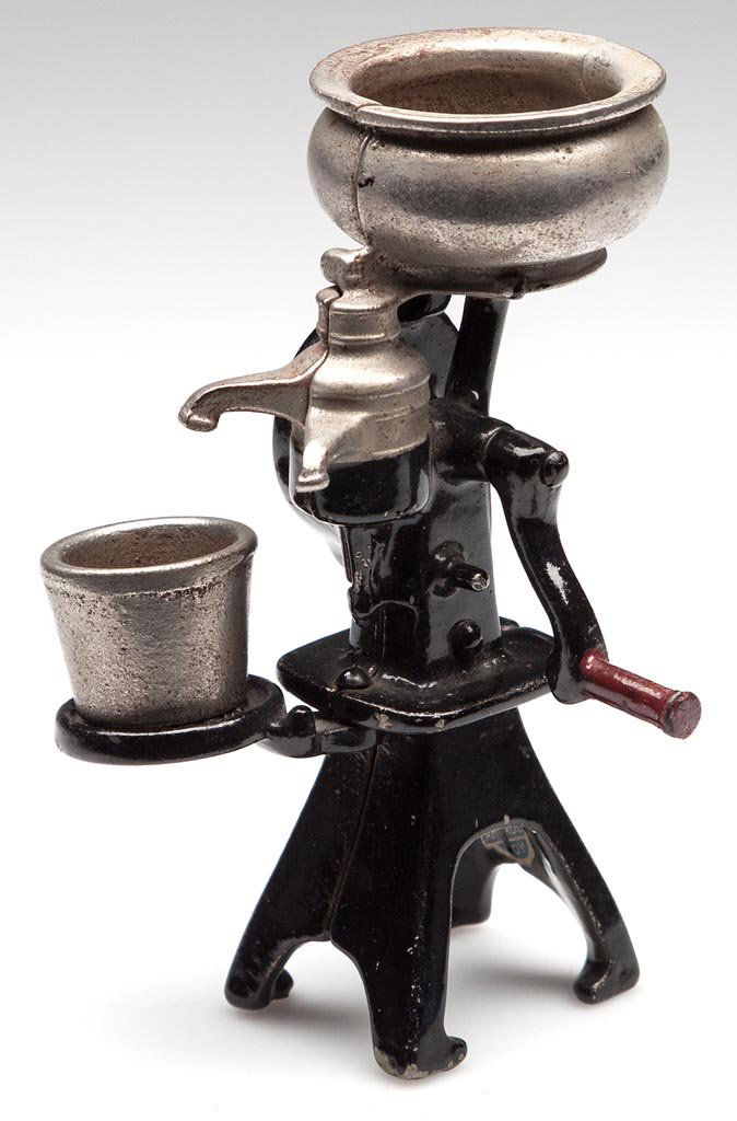 ARCADE MCCORMICK DEERING CASTIRON TOY CREAM SEPARATOR