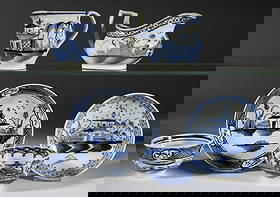 BRITISH PEARLWARE HAND-PAINTED CHINOISERIE MOTIF CERAMIC TEA ARTICLES, LOT OF FOUR: BRITISH PEARLWARE HAND-PAINTED CHINOISERIE MOTIF CERAMIC TEA ARTICLES, LOT OF FOUR, each having blue-decorated scenes depicting pagodas, fence, and stylized surroundings, comprising two cup and saucer