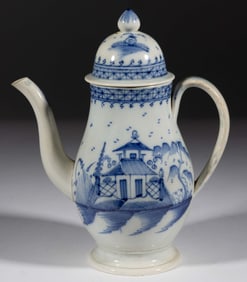 BRITISH PEARLWARE HAND-PAINTED CHINOISERIE MOTIF CERAMIC COFFEE POT