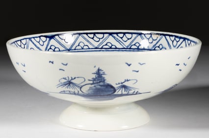 BRITISH PEARLWARE HAND-PAINTED CHINOISERIE MOTIF CERAMIC SMALL PUNCH BOWL