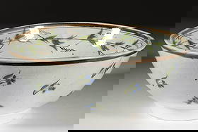 BRITISH PEARLWARE HAND-PAINTED FLORAL MOTIF CERAMIC PUNCH BOWL: BRITISH PEARLWARE HAND-PAINTED FLORAL MOTIF CERAMIC PUNCH BOWL, having a slightly tapering circular foot, featuring polychrome designs including scattered diminutive sprigs to exterior and interior ha